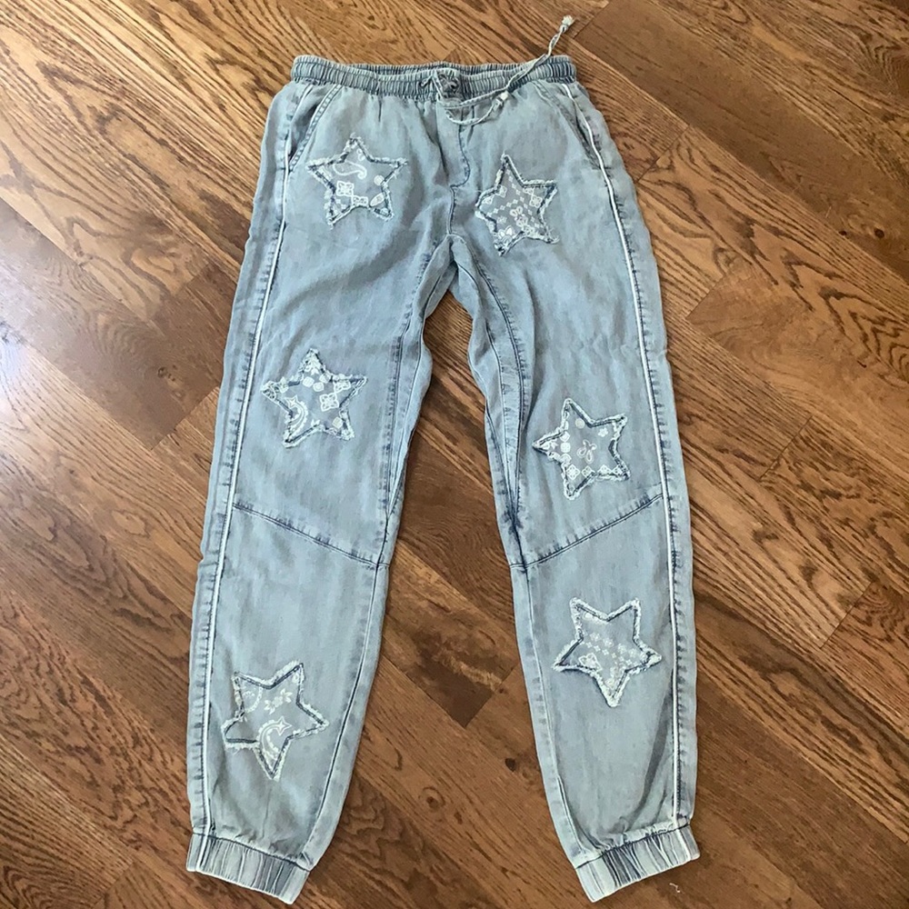 Never worn. Purchased from Vici